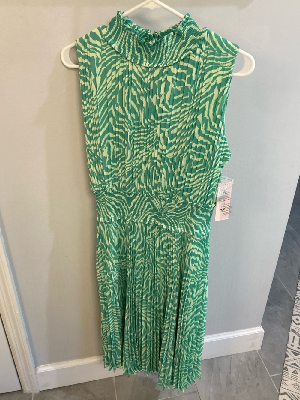 𝅺NANETTE Lepore NWT Emerald Isle Satin Smocked Pleated Midi Dress Size 12